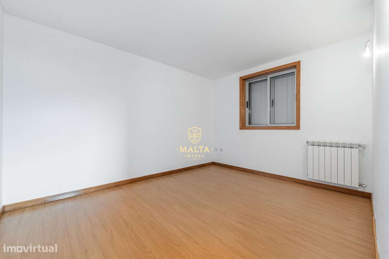 Moradia de Sonho na zona da Falperra!-50