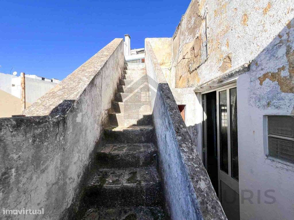 Moradia T3 com Espaço Comercial para Venda em Portimão-20