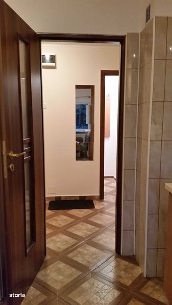 Inchiriez apartament de 3 camere, cartier Rahova, 350 euro