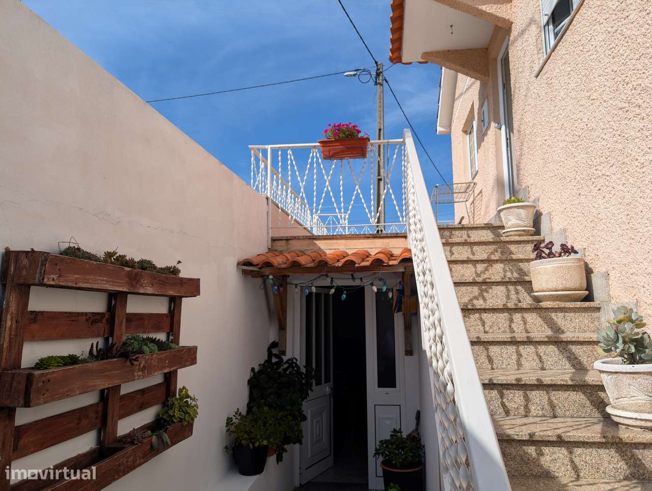 Moradia Geminada T3 + Escritório em Ferreirim - Lamego-11