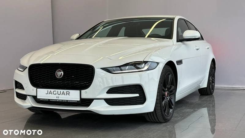 Jaguar XE 2.0 D200 mHEV AWD SE - 3