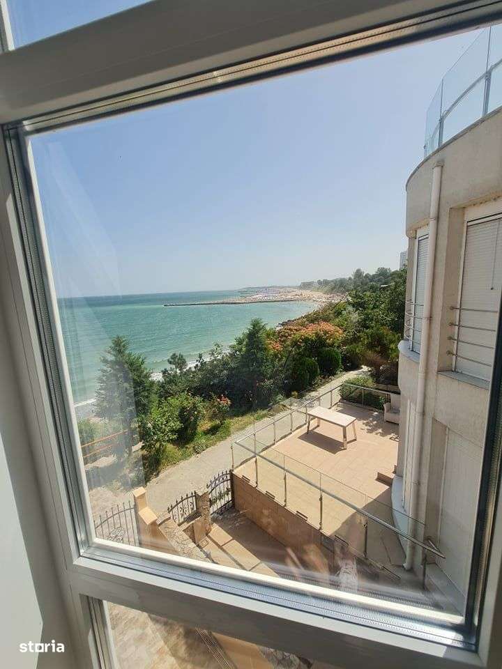 Vila Eforie Nord D+P+2+T prima linie la mare - Imagine principală: 3/11