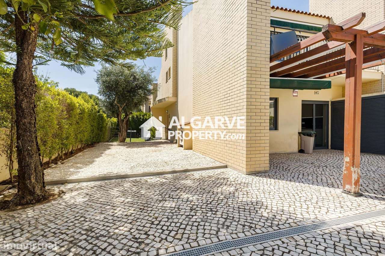 Moradia moderna V6 em condomínio com piscina. Perto de Vilamoura e pra - Grande imagem: 5/33