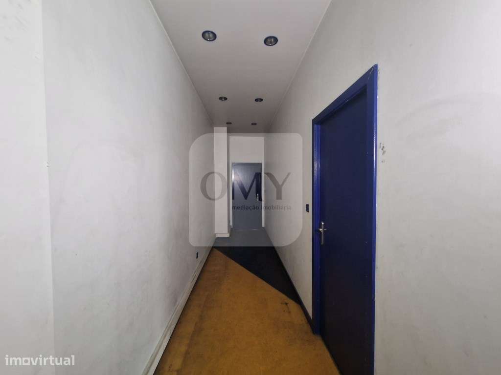 Loja com 2 frentes na Av. Aureliano Barrigas em Vila Real - Grande imagem: 3/20