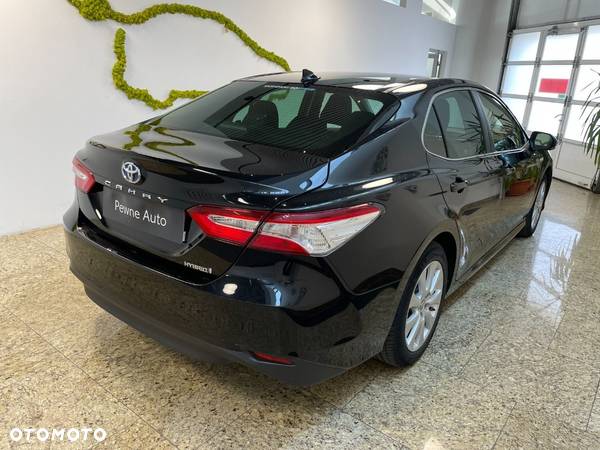 Toyota Camry - 5