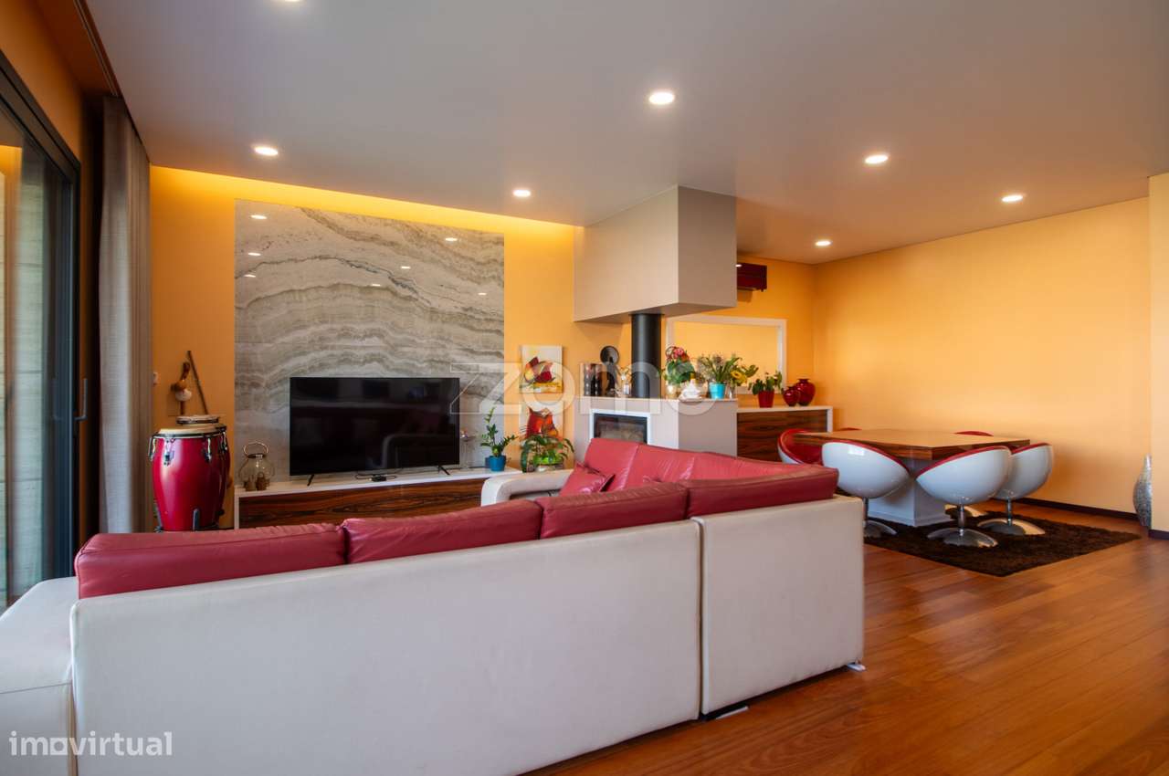 Moradia T4 com Piscina e Jardim | Ermesinde - Grande imagem: 4/44