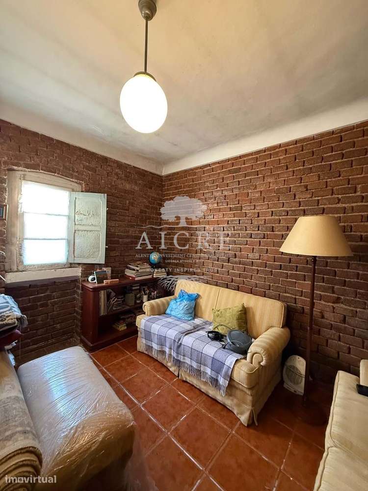 Moradia T2 Térrea com Quintal na Graça do Divor-5