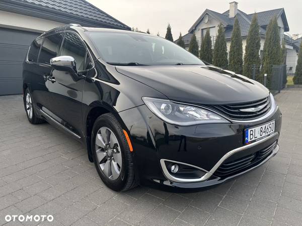 Chrysler Pacifica - 2