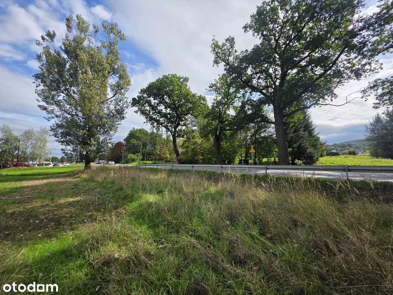 Płaska działka idealna pod iwestycję/82ary/bezpośrednio przy drodze-6