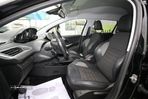 Peugeot 2008 1.2 PureTech Allure - 12