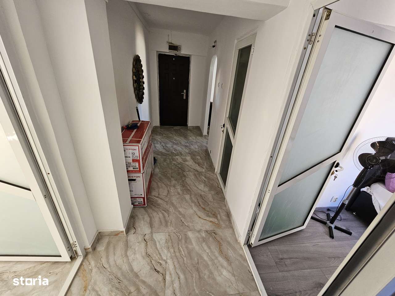 Vand ap cu 2 camere zona policlinica 2-8