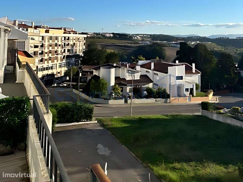 Duplex T3 com Varandas, Terraço e Vista Desafogada para o Castelo d...-32