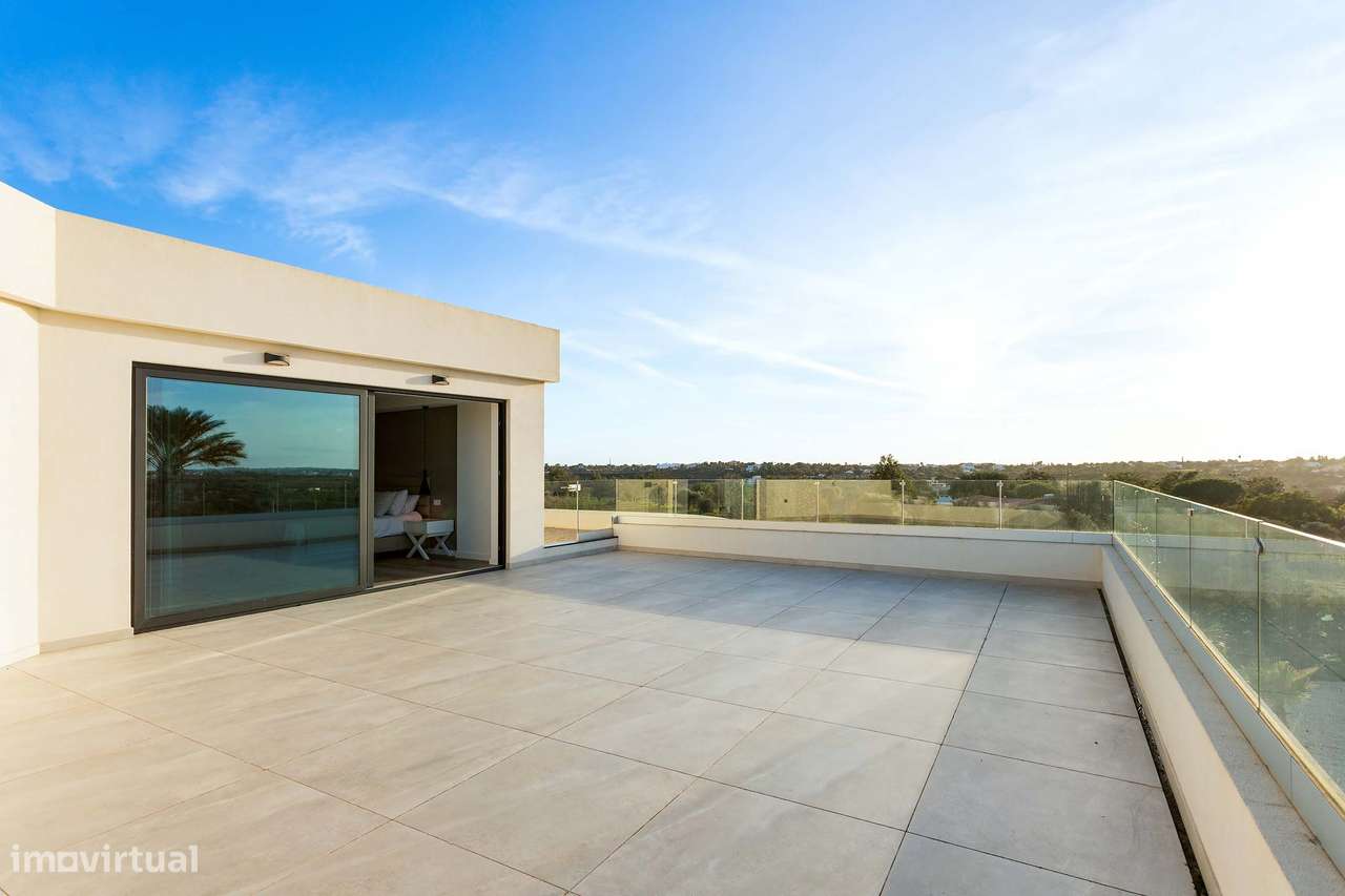 Quinta Moderna de Luxo com 4+1 Suítes, Anexo Independente e Jardim-31