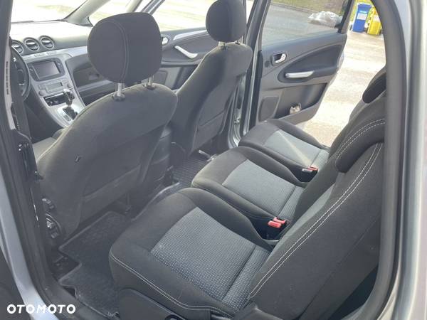 Ford S-Max - 10