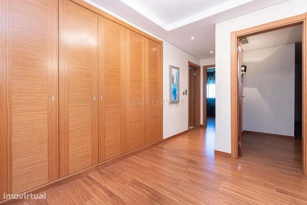 Moradia T8 de grande dimensão em S. João dos Montes, Vila Franca de Xi-22