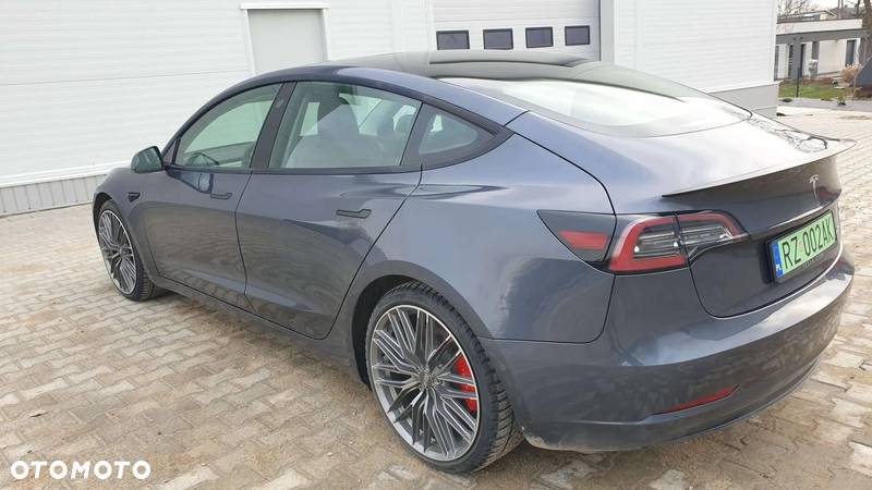 Tesla Model 3 Performance AWD - 4