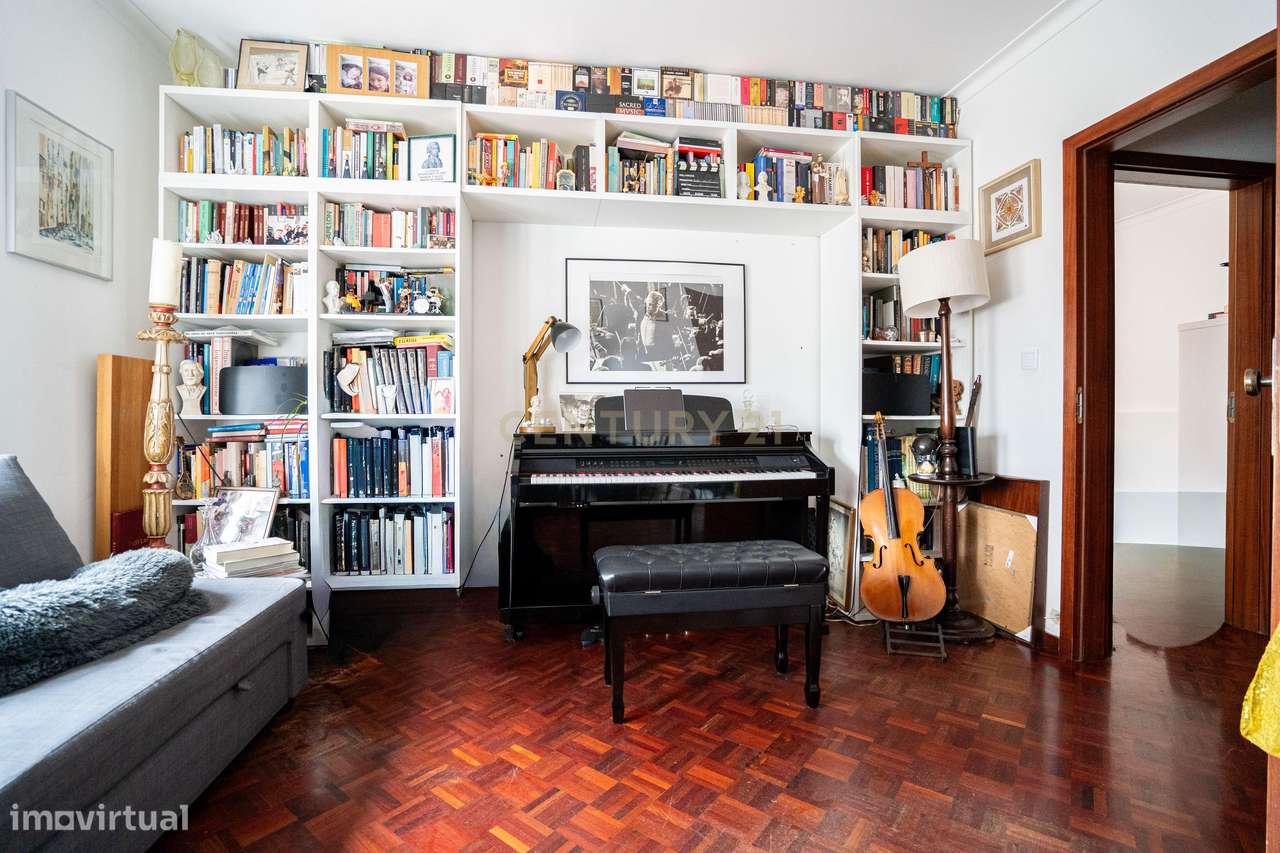 T3 com espaço exterior em Marvila – Excelente oportunidade em zona em-11