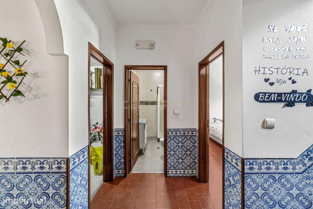 MORADIA T5 COM GARAGEM E PISCINA, 327 M² DE TERRENO PARA USUFRUIR-16
