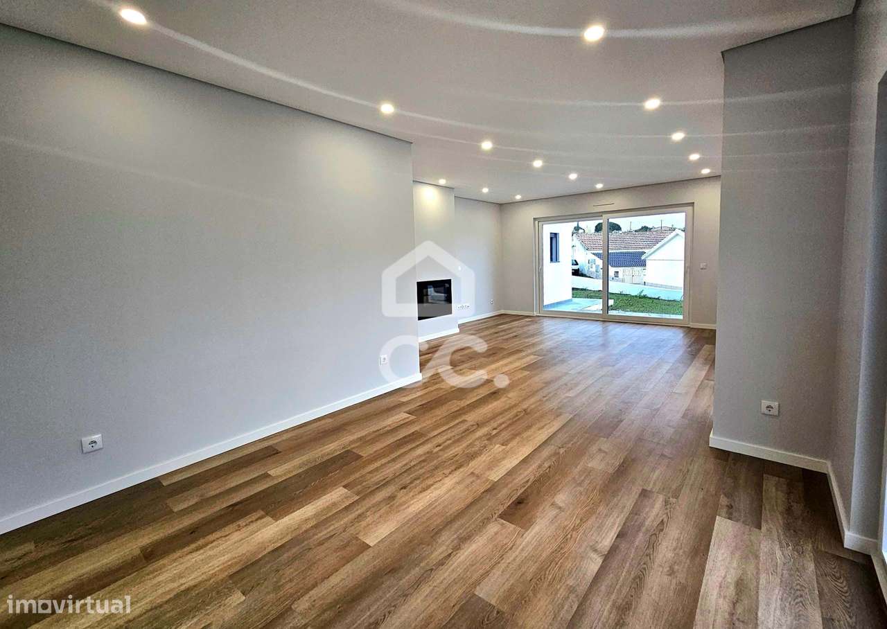 Moradia T3 Nova- Térrea-10