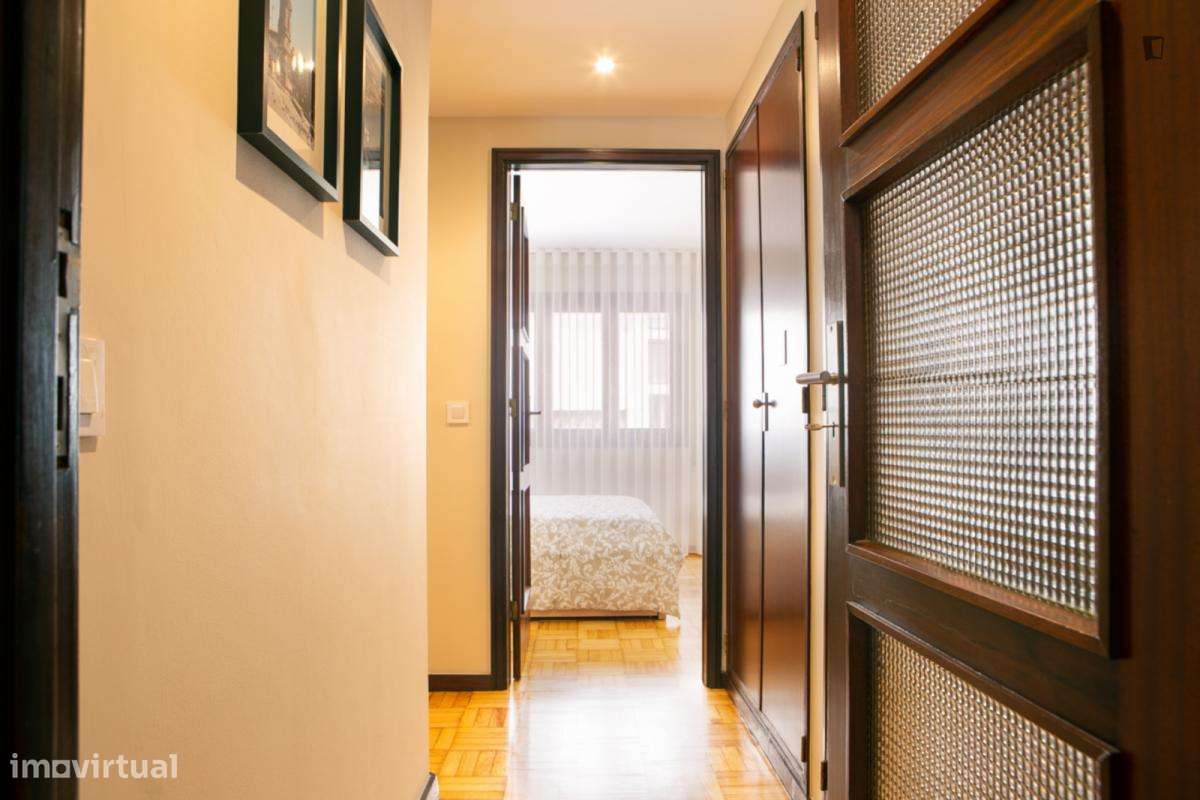 Apartamento com 3 quartos - localizado em Santa Marinha Porto - Grande imagem: 4/10