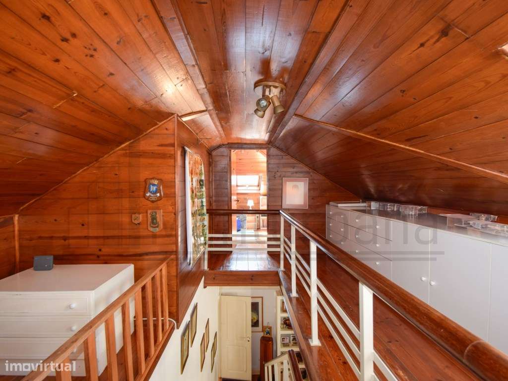 MORADIA INDEPENDENTE NO ESTORIL COM VISTA MAR-20