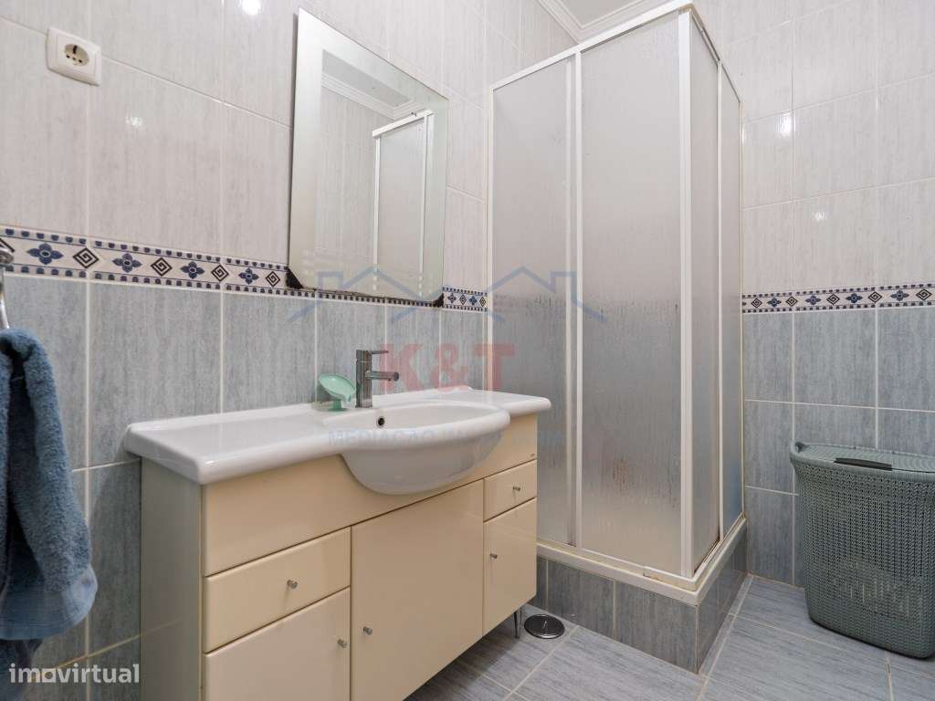 Apartamento T3 boas varandas com 2 lugares de garagem, bastante cen...-17