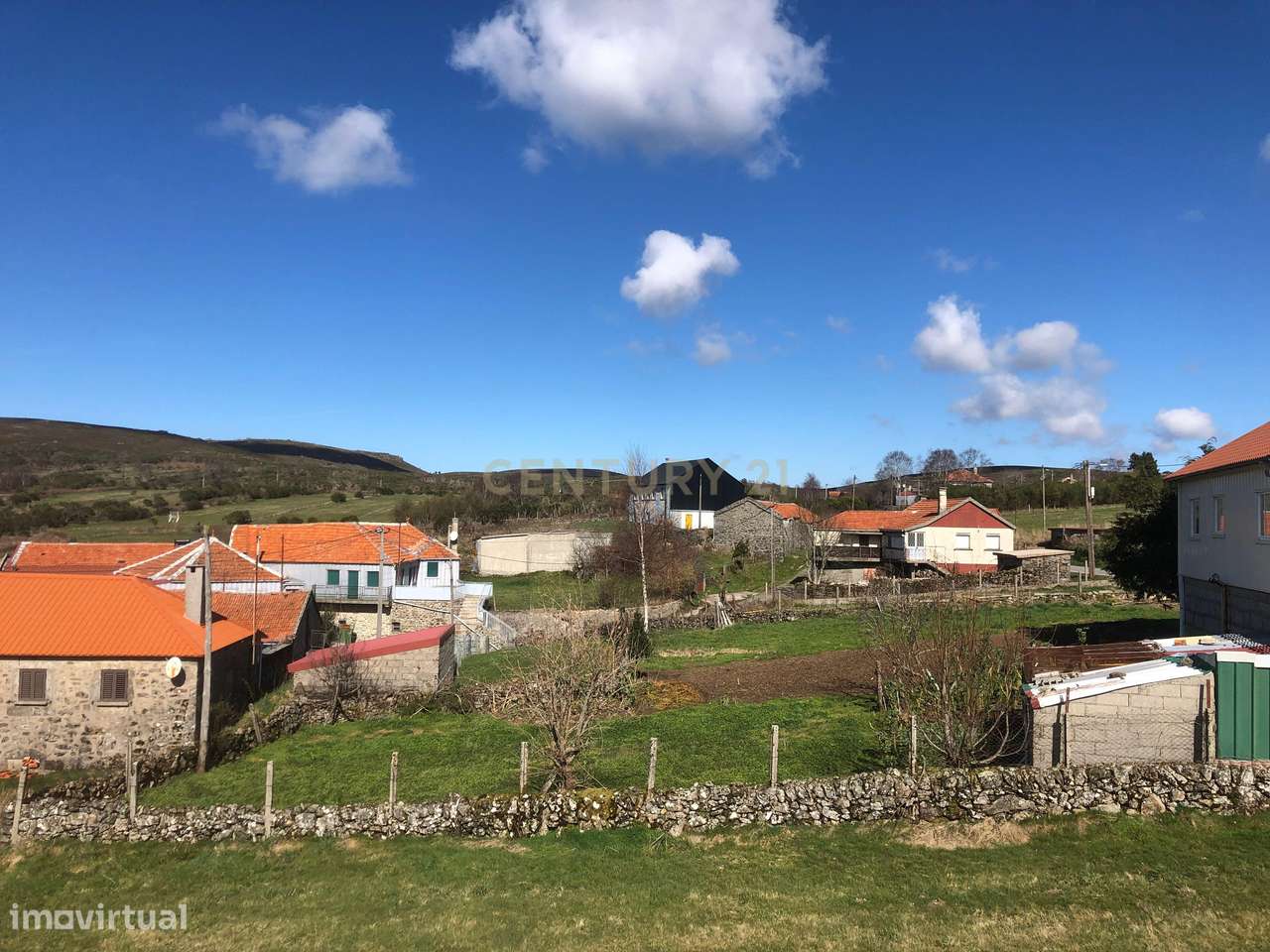 Terreno com casa em Construção integrada no Parque Nacional de Peneda--5