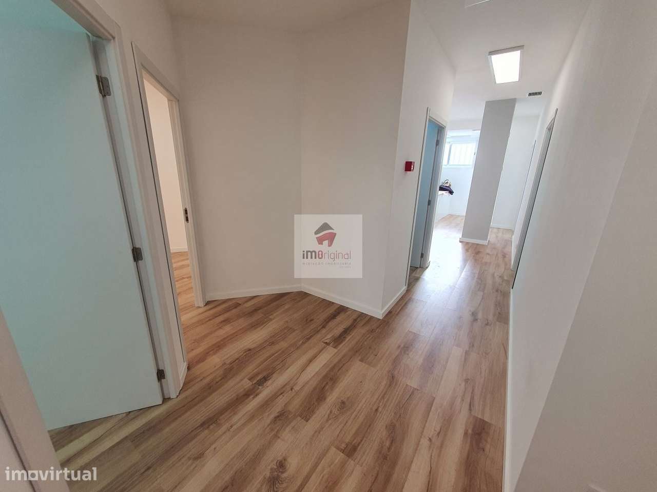 Loja / escritório junto Metro / Câmara de Gaia-14