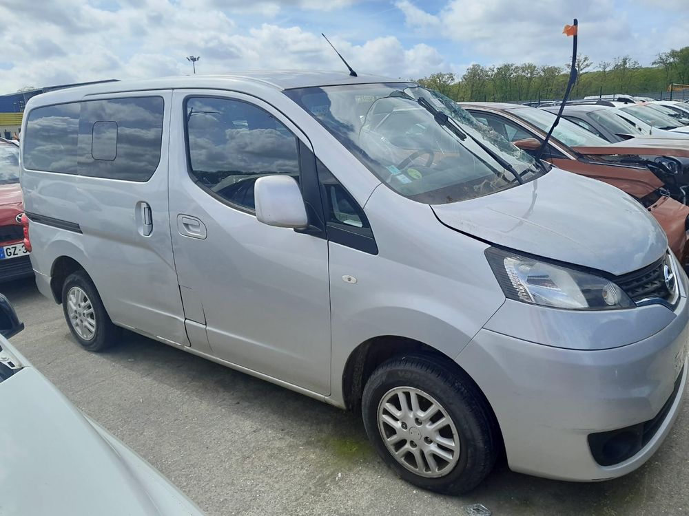 Nissan NV200 2015