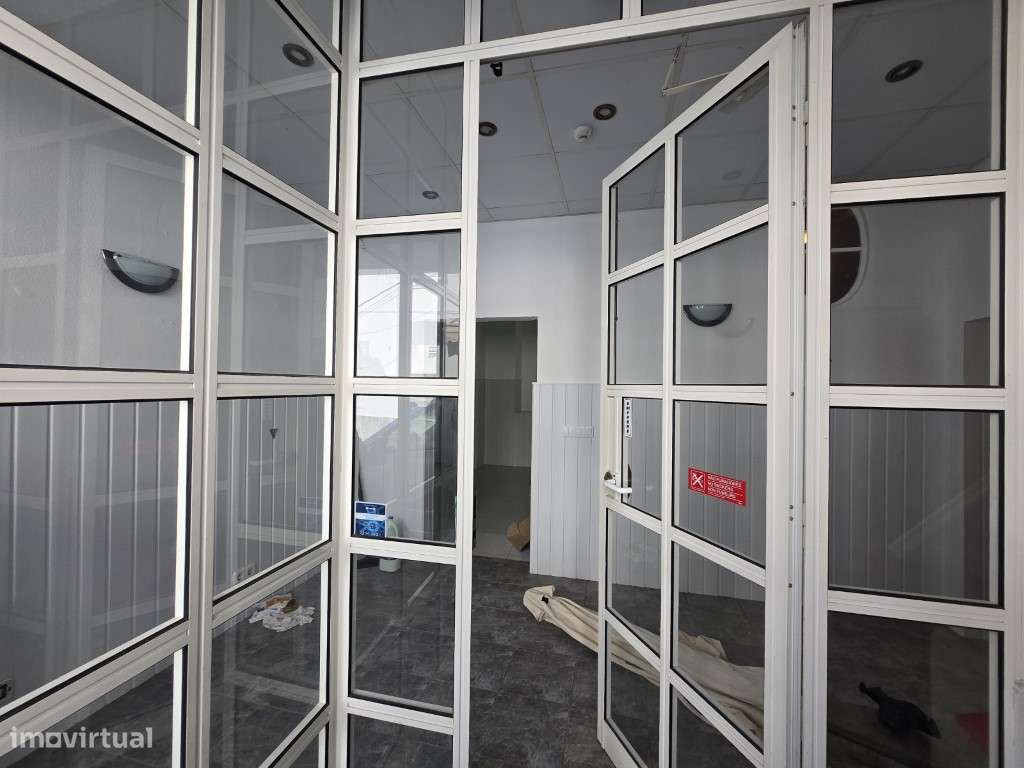 Espaço comercial para arrendamento em Redondo - Grande imagem: 4/4