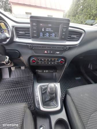 Kia Ceed 1.6 CRDi SCR S - 28