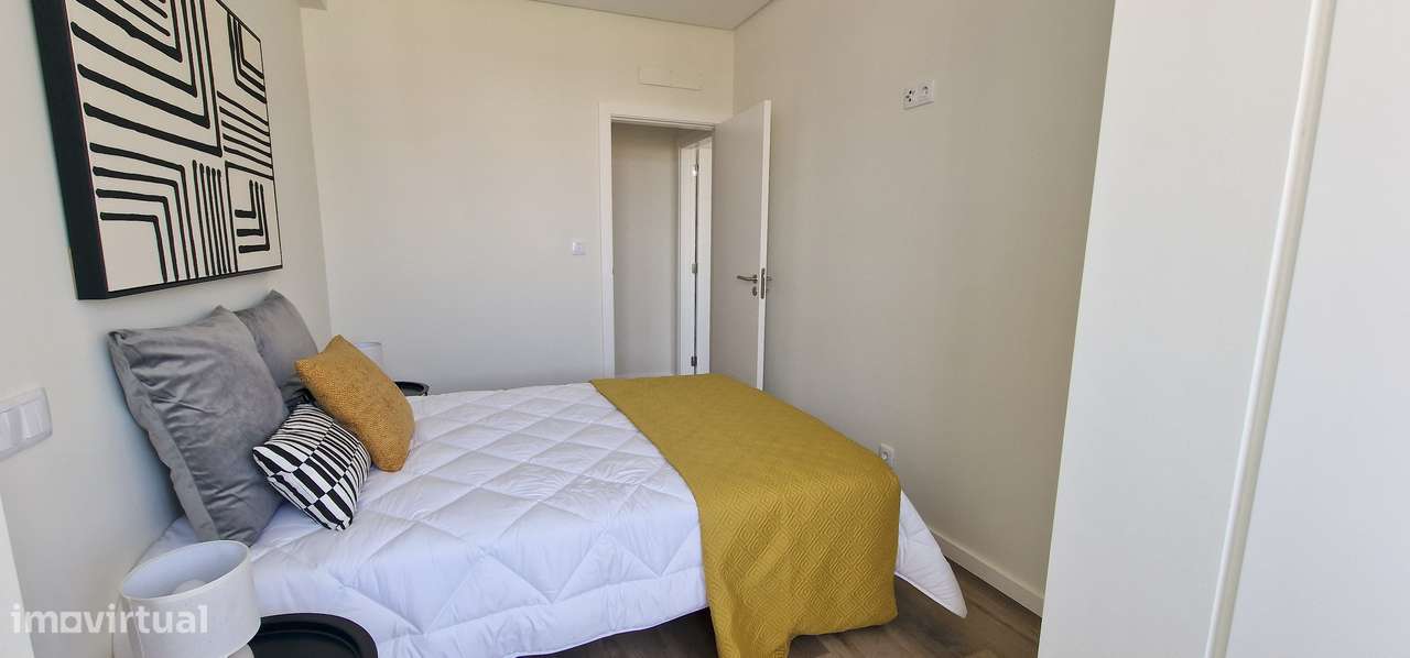 Apartamento T3 de Luxo e Modernidade no Coração de Benfica com Vista p-42