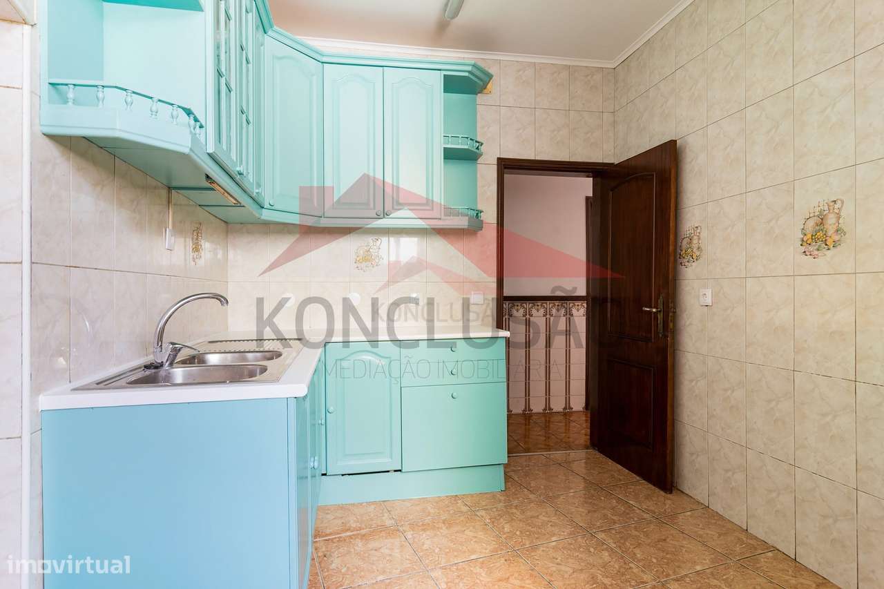 Apartamento em zona histórica de Lisboa-7