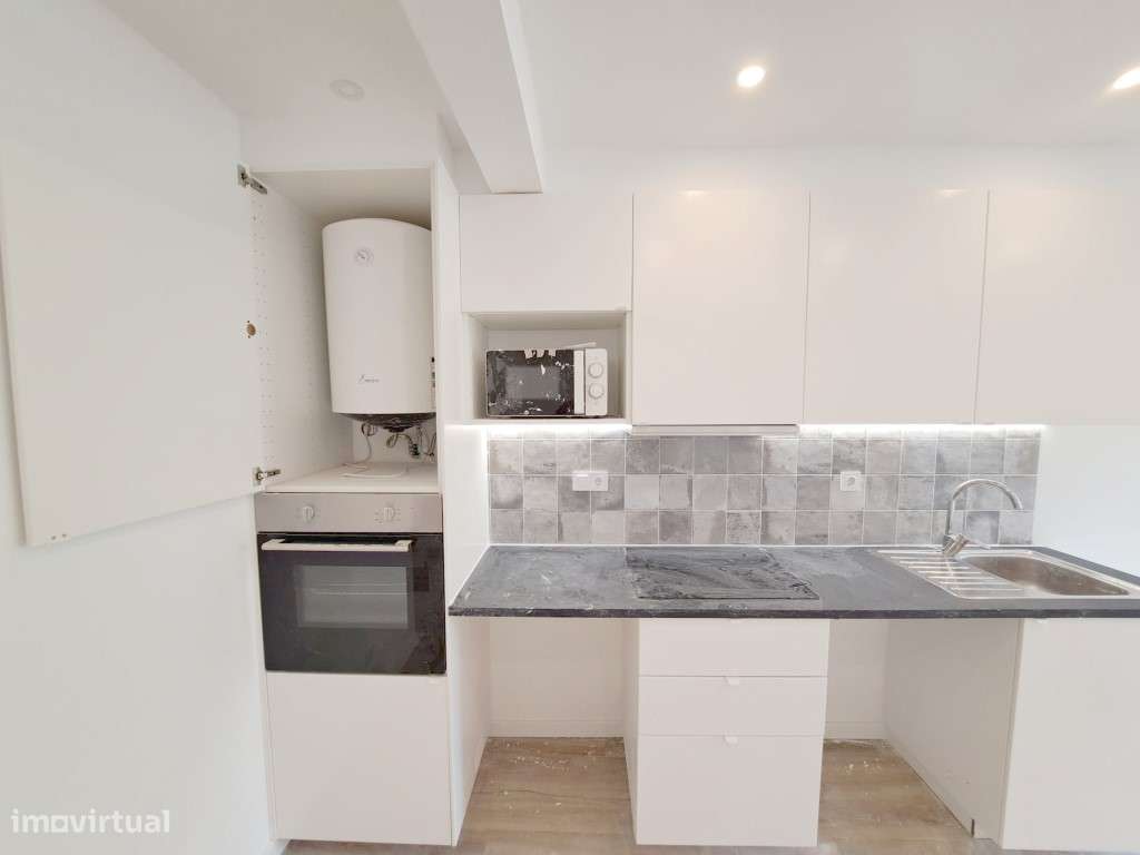 Apartamento T2 com pátio para venda em Algueirão-Mem Martins - Sint...-10