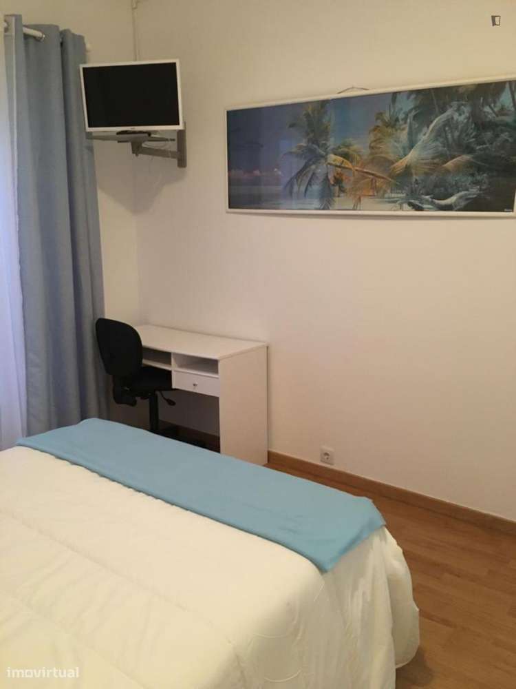 Quarto - localizado em Ajuda Lisbon - Grande imagem: 5/7