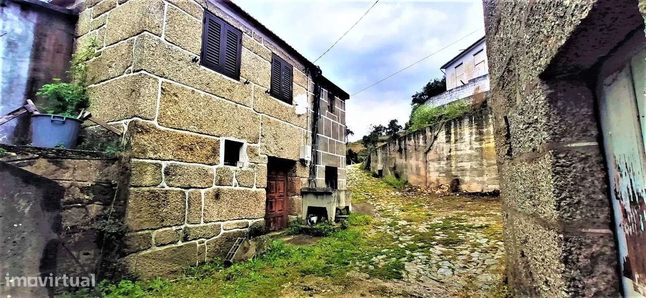Moradia  com dois quartos, em pedra para restauro, perto do rio Douro, - Grande imagem: 1/14