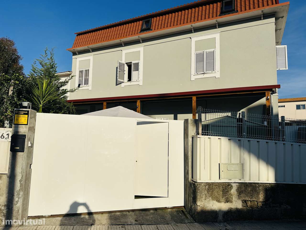 Moradia T3+T2 Bifamiliar para habitação própria ou investimento-35