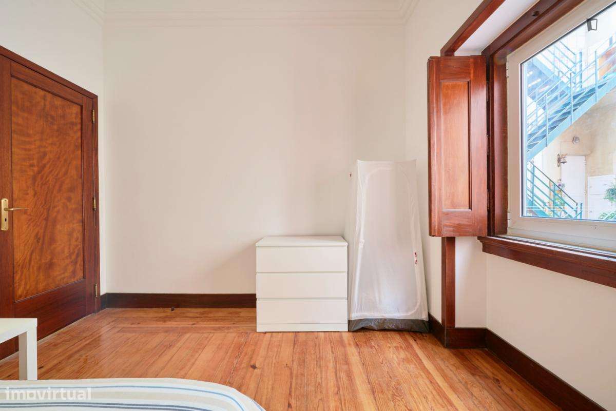 Quarto - localizado em Saldanha Lisbon - Grande imagem: 4/12