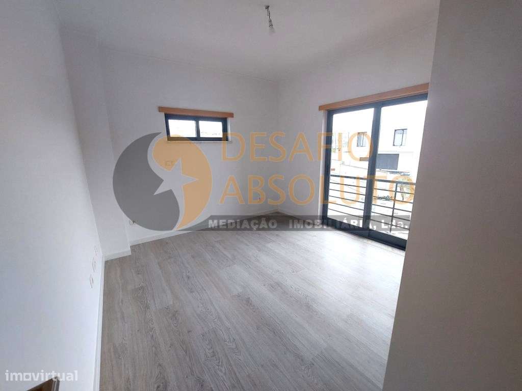 Moradia Isolada T5, boas áreas. Quinta da Alembrança - Feijó-24