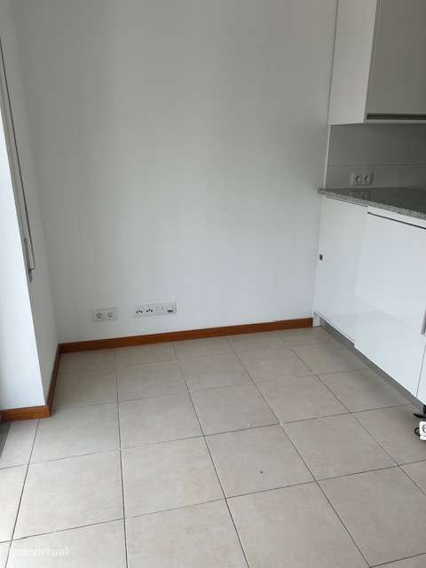 T1 c/ eletrodomésticos no centro de Leiria - Grande imagem: 4/10