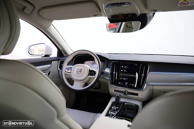 Volvo V90 2.0 T8 Momentum Plus AWD Geartronic - 14