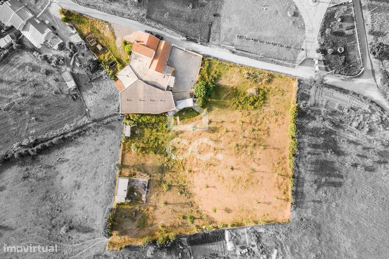 Quinta de 8250 m2 com Moradia T3+1 e Armazém | Nossa Sra. de Machede - Grande imagem: 2/34