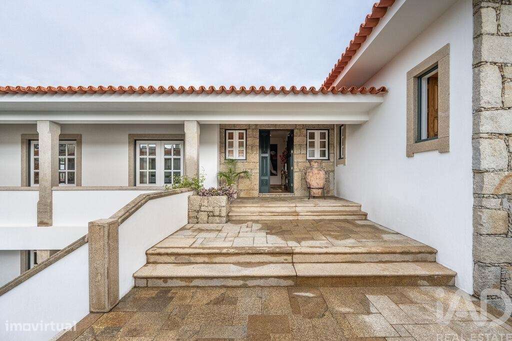 Moradia isolada T3 em Rio Meão de 420 m2 - Grande imagem: 4/34