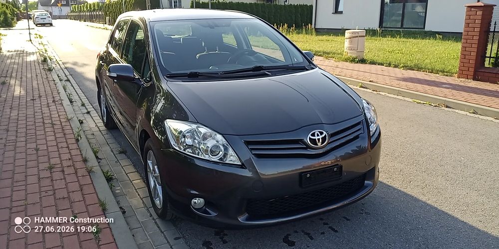 Toyota Auris I (2006-2012) 1.8 Premium 2010