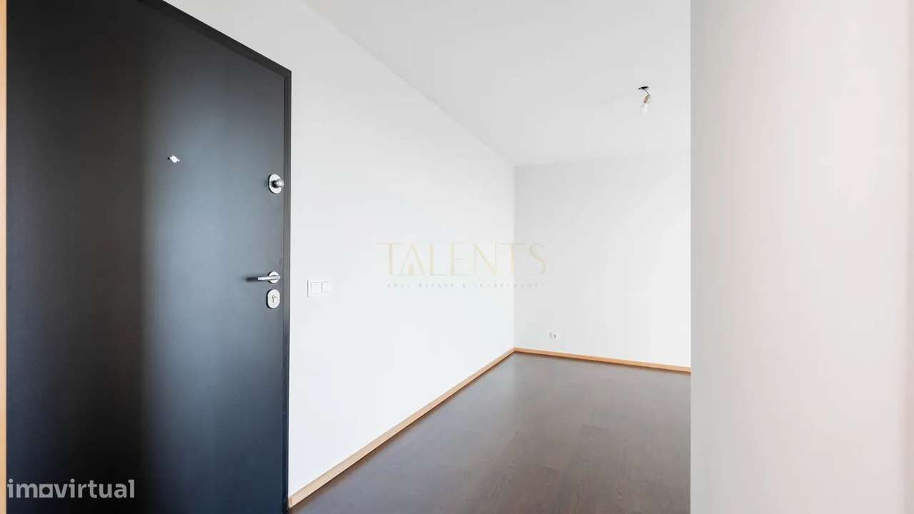 Apartamento T1 Azurém Guimaraes com Varanda Panorâmica-9