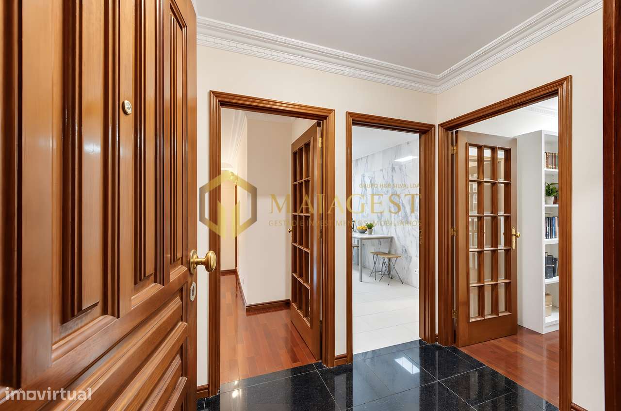 Apartamento T2+1 com Suite e Varanda no Centro de Gaia-1