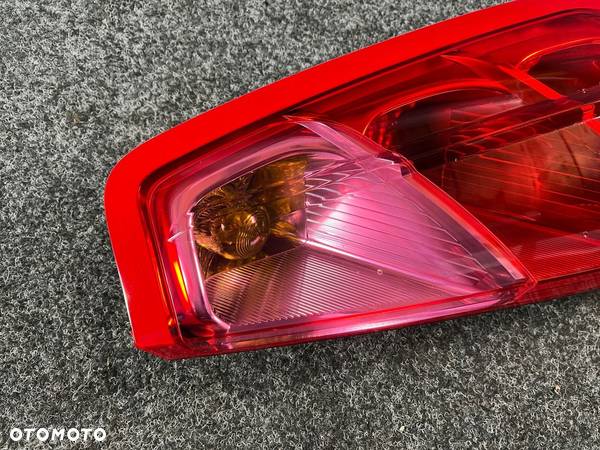 fiat grande punto lampa prawa tył tylna OE europavv - 4