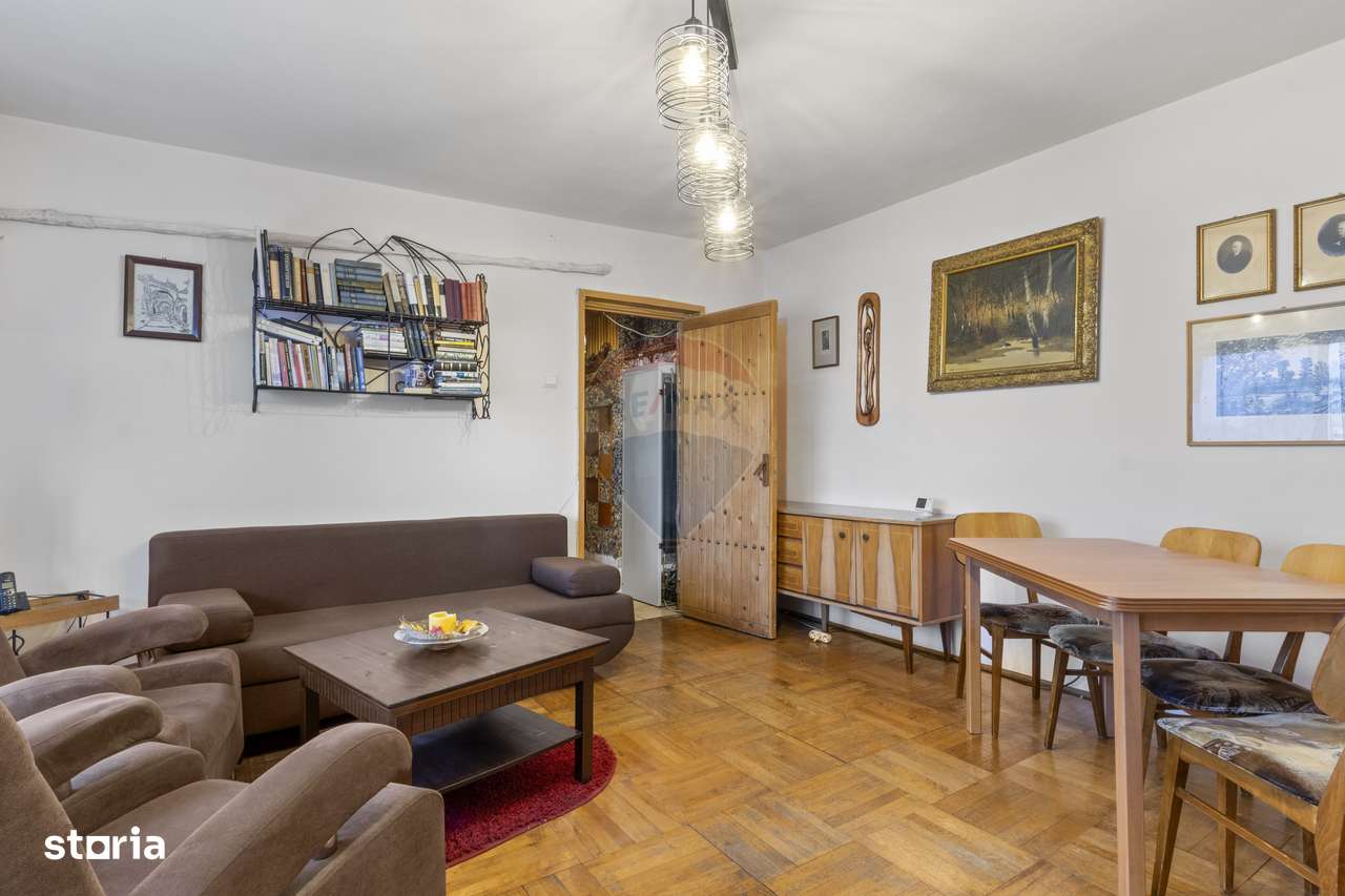 Apartament cu 3 camere de vânzare în zona Aurel Vlaicu-2