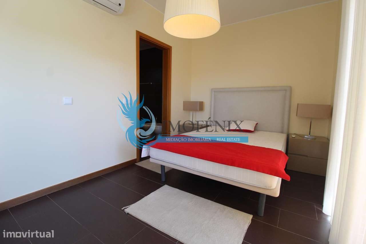 Moradia Geminada renovada T2+1 com piscina e garagem- Patroves- Albufe-16
