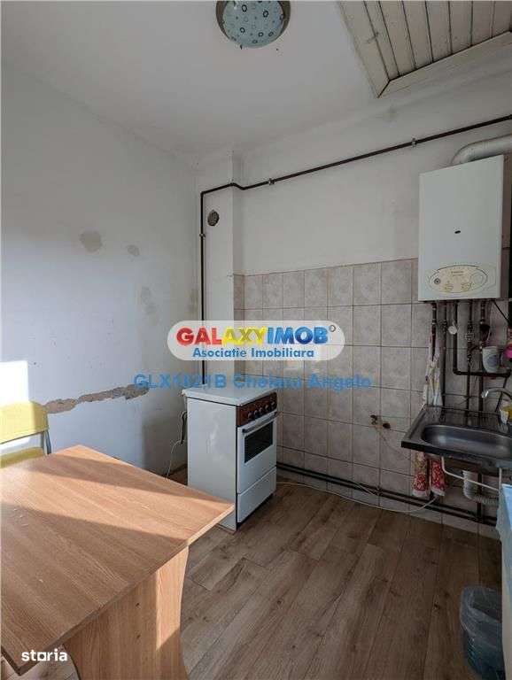 Nerva Traian, 1 apartament si 2 gars. in vila, SU 133 mp, teren 156 mp - Imagine principală: 5/14